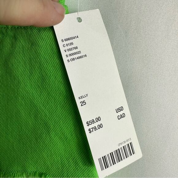 UO BDG Chewed A-Line Denim Shorts Bright Green NWT in Size 25 - Picture 4 of 7